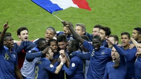 Les Bleus savourent leur victoire, à l'issue du match contre l'Ukraine.
