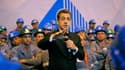 En visite à Issoire, dans le Puy-de-Dôme, dans une usine d'aluminium du groupe Alcan EP, Nicolas Sarkozy souhaite que les entreprises qui augmentent les dividendes de leurs actionnaires relèvent en même temps la rémunération de leurs salariés. /Photo pris