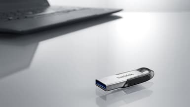 Incroyable mais vrai, cette clé USB SanDisk Ultra Flair 256 Go profite  d'une remise folle de -55%