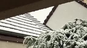 Seine-et-Marne : de la neige sur la ville du Mée-sur-Seine - Témoins BFMTV
