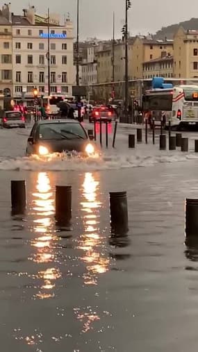 Marseille: le Vieux-port inondé - Témoins BFMTV