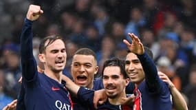 Les joueurs du PSG célèbrent un but contre l'OM en Ligue 1, mars 2024