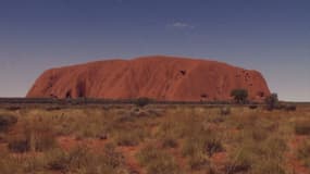 Australie: Ayers Rock interdit aux touristes dès samedi 