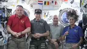 Sur cette image tirée d'une vidéo de la NASA, on aperçoit les astronautes (de gauche à droite) Butch Wilmore, Nick Hague, Don Pettit et Suni Williams à bord de la Station spatiale internationale (ISS) alors qu'ils discutent avec l'administrateur de la NASA Bill Nelson, le 8 janvier 2025.