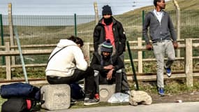 Des migrants à Calais.