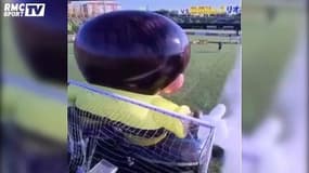 Barça - Messi défie un énorme gardien gonflable