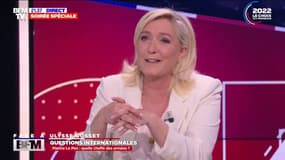 Marine Le Pen: "Je pense que l'autonomie et l'indépendance de la France passent par une sortie du commandement intégré de l'Otan"
