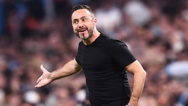 Roberto De Zerbi pendant un match de l'OM contre le PSG en Ligue 1, le 27 octobre 2024