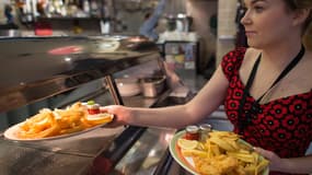 C'est surtout de la main d'oeuvre peu diplômée, dans la vente, l'hôtellerie et la restauration, que les patrons britanniques peinent à trouver. 