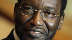 Le président malien par intérim, Dioncounda Traoré, devait quitter mercredi le Mali pour la France où il passera des examens médicaux, à la suite de l'agression dont il a été victime lundi, selon les milieux diplomatiques. /Photo prise le 16 mai 2012/REUT