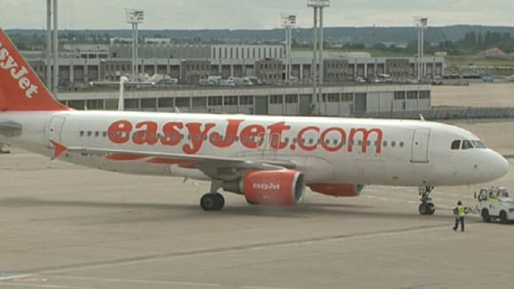 Easyjet comparaît jeudi pour avoir refusé d'embarquer une passagère handicapée. Easyjet comparaît jeudi pour avoir refusé d'embarquer une passagère handicapée.