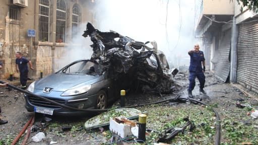La voiture piégée qui a explosé vendredi a fait trois morts et de très nombreux blessés.