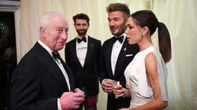 Charles III avec David et Victoria Beckham à Doughton, au Royaume-Uni, le vendredi 7 février 2025. 