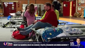 Épuisés par les inondations dans le Pas-de-Calais, des habitants de Blendecques cherchent à fuir leur maison temporairement ou définitivement 