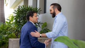 Une photo diffusée par le service de presse de la présidence du Salvador montrant le secrétaire d'État américain Marco Rubio et  le président du Salvador Nayib Bukele, dans sa résidence du lac Coatepeque, le 3 février 2025.