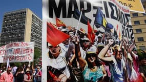 Des dizaines de milliers de personnes ont défilé mardi dans le sud de l'Europe (comme ici à Athènes) pour protester contre les mesures d'austérité à l'occasion du 1er-Mai, qui a pris cette année un tour particulier à quelques jours des échéances électoral