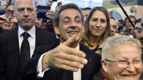 Nicolas Sarkozy, président du parti Les Républicains, a estimé mercredi au Salon de l'agriculture qu'"il y a urgence à aider les agriculteurs et à changer de président".