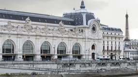 Au musée d'Orsay, des contrôles sont en cours alors que la Seine continue de monter.