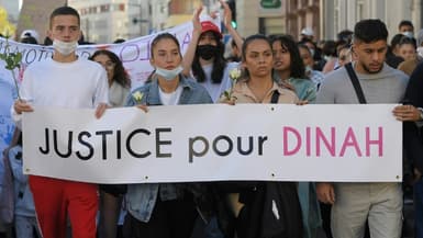 Marche blanche, le 24 octobre 2021 à Mulhouse, à la mémoire de Dinah,  adolescente de 14 ans qui s'est suicidée, victime de harcèlement scolaire selon sa famille