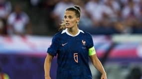Sandie Toletti avec l'équipe de France à l'Euro 2025.