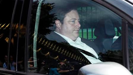 Bart De Wever à son arrivée jeudi au palais royal, à Bruxelles. Le roi Albert II a nommé jeudi le leader séparatiste flamand de la Nouvelle Alliance flamande (N-VA) au poste d'"informateur", une mission qui vise à contribuer à rapprocher les positions des