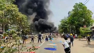 Une manifestation dans le canton de Thaketa dans la partie orientale de Yangon, au Myanmar