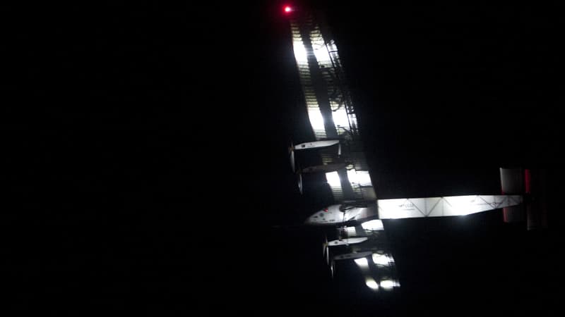 Solar Impulse 2, parti de Birmanie, atterrit en Chine après 22h de vol.