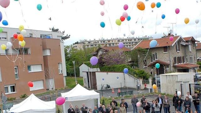 Inauguration en 2013 d'une nouvelle permanence par le président du Secours populaire