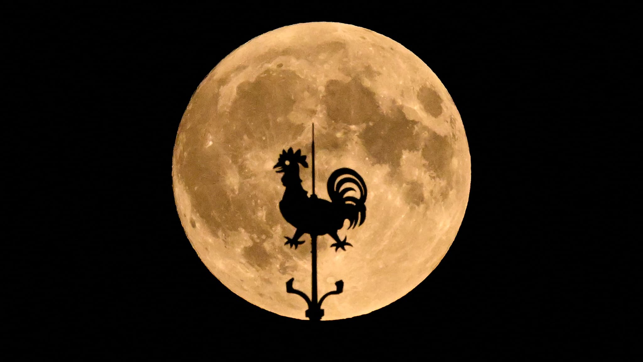 La "Super Lune des Moissons", à Francfort, en Allemagne, le mardi 17 septembre 2024
