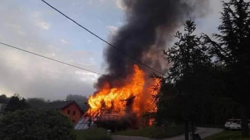 Regarder la vidéo Saint-Julien-en-Champsaur: une maison entièrement brûlée, un homme hospitalisé