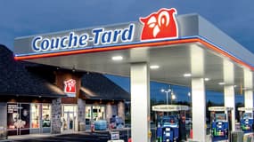 Le groupe canadien Alimentation Couche-Tard a sollicité Carrefour pour un "rapprochement".