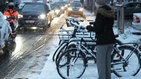 Circulation petrurbée par les chutes de neige à Paris le 5 janvier 2026