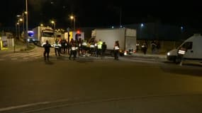 Le marché de gros de Corbas bloqué par des chauffeurs routiers.