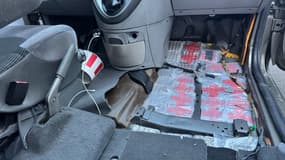 De la résine de cannabis retrouvé dans une voiture. (Image fournie par la brigade des douanes de Menton.)