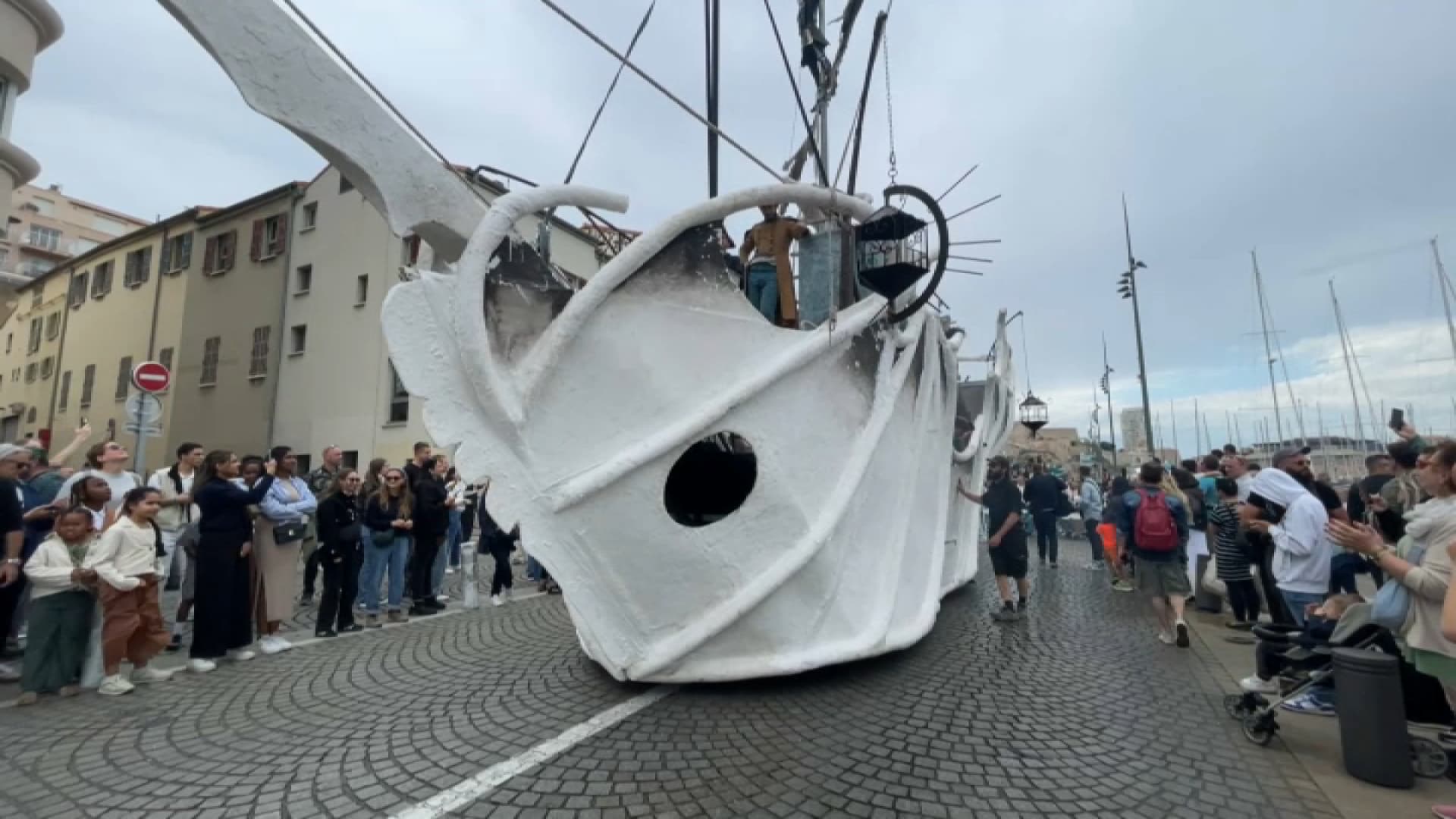 Le thème de la 35e édition du Carnaval de Marseille, ici le 26 avril, fait écho à l'année de la mer en 2025. Le thème de la 35e édition du Carnaval de Marseille, ici le 26 avril, fait écho à l'année de la mer en 2025.