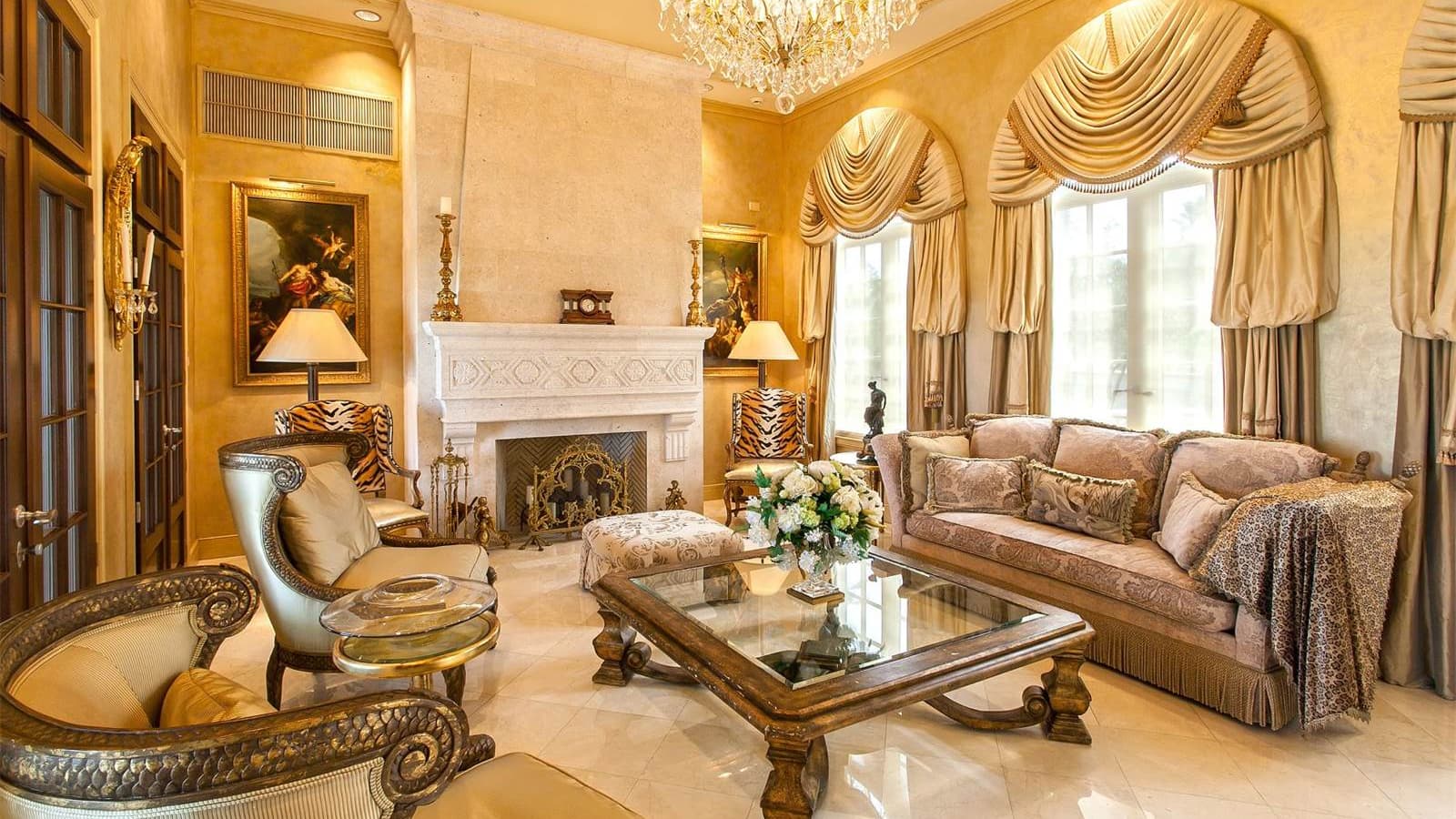 Les villas sont décorées "dans un style précieux qui n’est pas sans rappeler les demeures bourgeoises de la vieille Europe". Les villas sont décorées "dans un style précieux qui n’est pas sans rappeler les demeures bourgeoises de la vieille Europe".