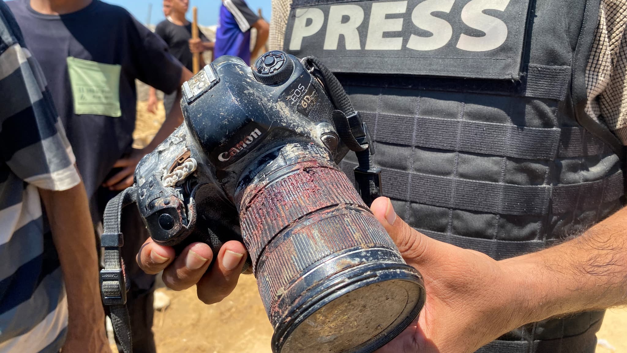 "ON EST TOUS CONDAMNÉS À MORT": LE DANGEREUX TRAVAIL DES JOURNALISTES À GAZA