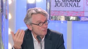 Jean-Claude Mailly annonce, ce vendredi 1er février, sur le plateau de BFM Business, sa volonté d'agir contre l'accord sur l'emploi