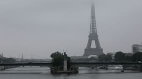 Paris sous la pluie et les nuages (photo d'illustration)