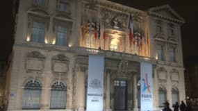 Paris 2024 : Marseille célèbre le logo