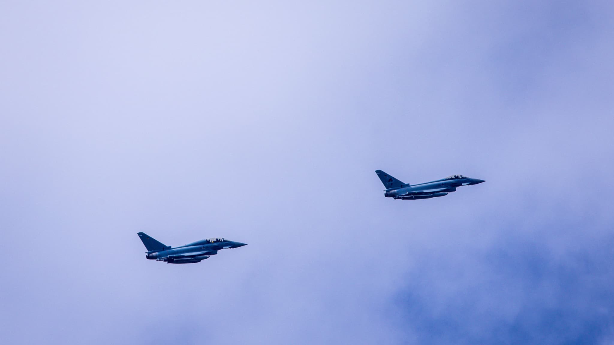 UN APPAREIL DE RECONNAISSANCE RUSSE INTERCEPTÉ PAR DES AVIONS DE CHASSE ALLEMANDS EN MER BALTIQUE