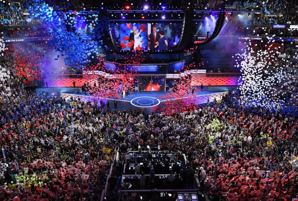 Hillary Clinton investie candidate par la Convention nationale démocrate, le 29 juillet 2016