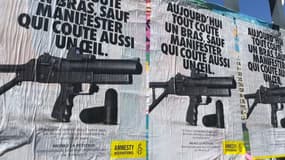 Au total, un millier d'affiches doivent être collées dans le centre-ville de Marseille durant les prochains jours.