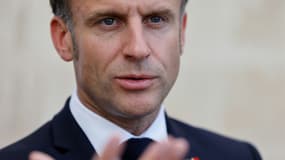 Le président français Emmanuel Macron s'adresse à la presse lors du sommet du G7 à Fasano, dans le sud de l'Italie, le 13 juin 2024