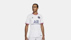 Nike dévoile le 4e maillot de football du PSG, découvrez-le sur le site officiel !