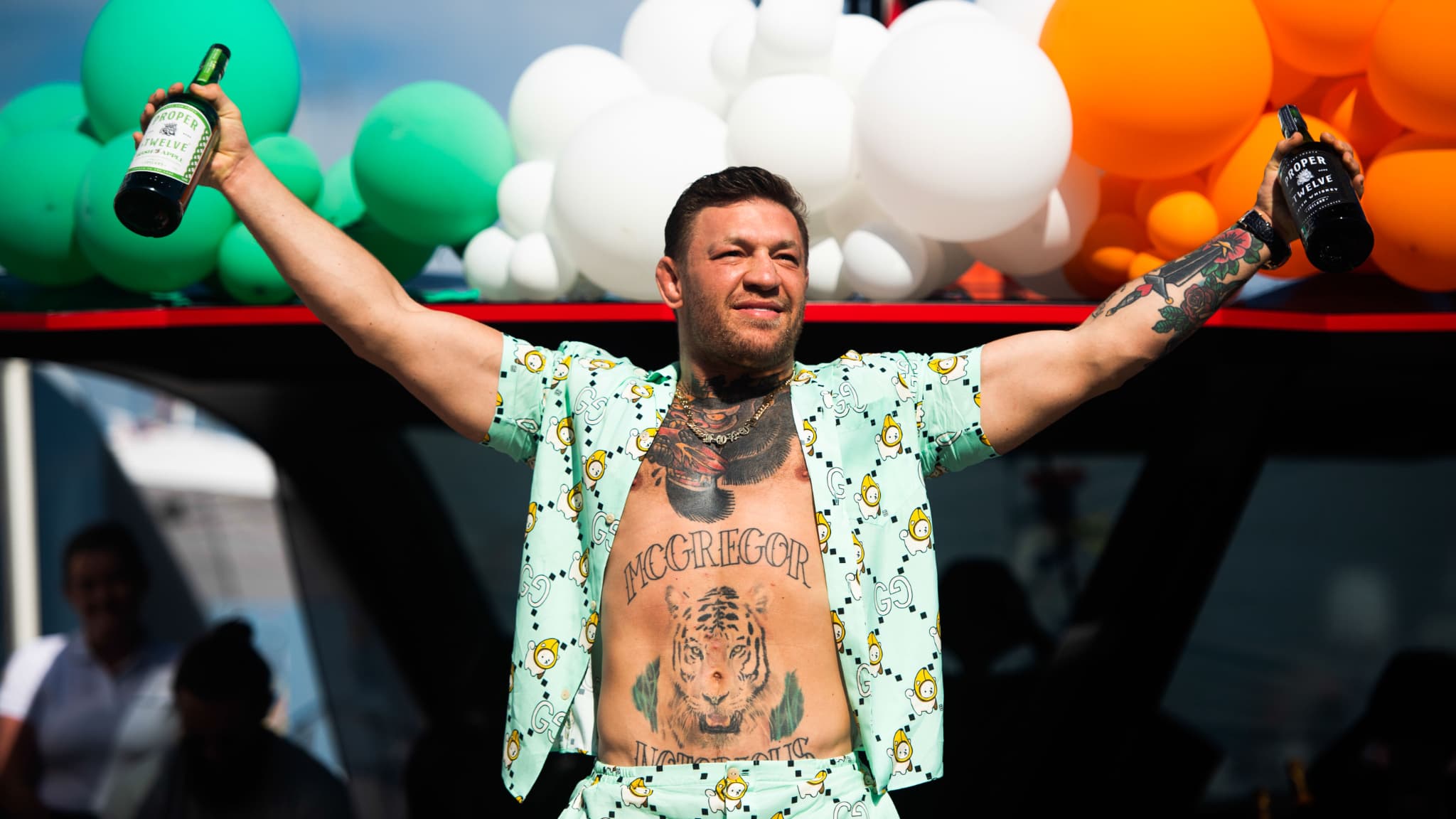 UNE OMBRE DE PLUS AU TABLEAU: L'UFC RÉVÈLE QUE CONOR MCGREGOR EST SUSPENDU 18 MOIS POUR INFRACTION AUX RÈGLES ANTIDOPAGE