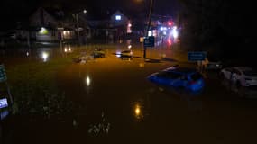 Vue aérienne des rues inondées à Plainfield, dans le New Jersey, aux États-Unis, le 15 juillet 2025.