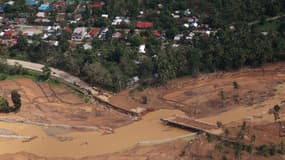 Un pont détruit par la tempête qui a touché les Philippines, le 18 décembre 2017