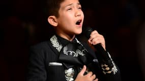 Sebastien De La Cruz, 11 ans, a interprété en tenue traditionnelle de mariachi le "Star-Spangled Banner" en ouverture du 3e match opposant Miami à l'équipe de San Antonio, Texas.