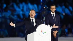 Andrew Parsons, président du comité paralympique international, aux côtés de Tony Estanguet 